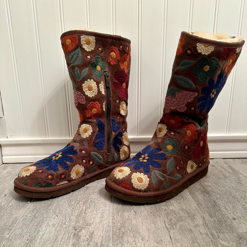 UGG Floral Embroidered Women's Boots, 8